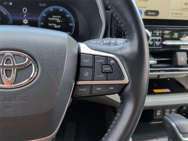 2023 Toyota Highlander Hybrid Platinum