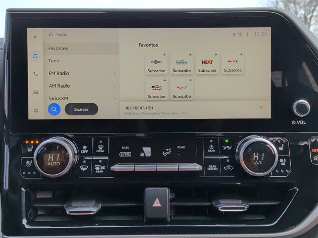 2023 Toyota Highlander Hybrid Platinum