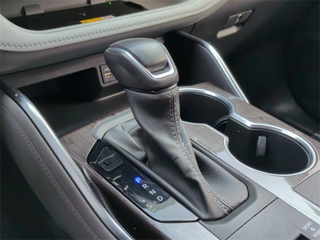 2023 Toyota Highlander Hybrid Platinum