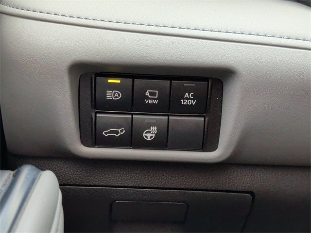 2023 Toyota Highlander Hybrid Platinum