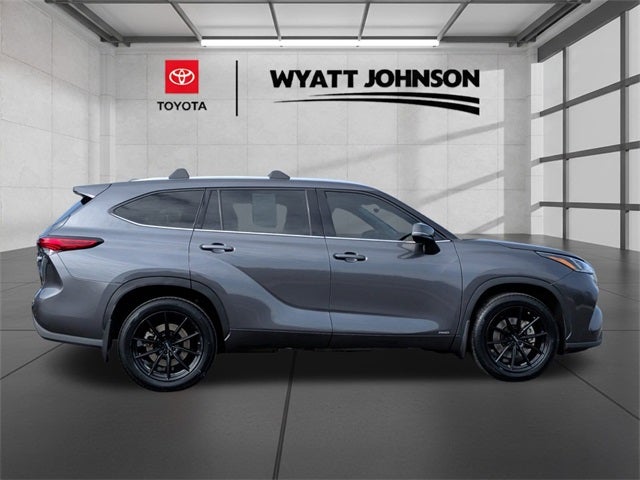 2023 Toyota Highlander Hybrid Platinum
