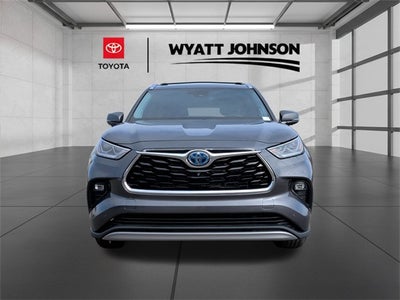 2023 Toyota Highlander Hybrid Platinum