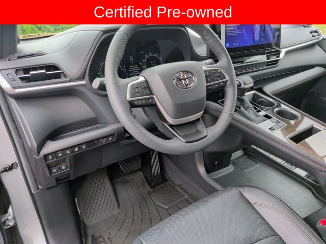 2025 Toyota Sienna Platinum 7 Passenger