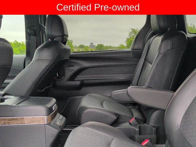2025 Toyota Sienna Platinum 7 Passenger