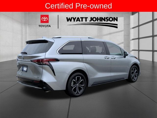 2025 Toyota Sienna Platinum 7 Passenger