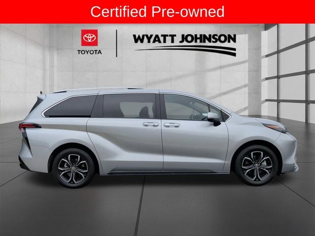 2025 Toyota Sienna Platinum 7 Passenger