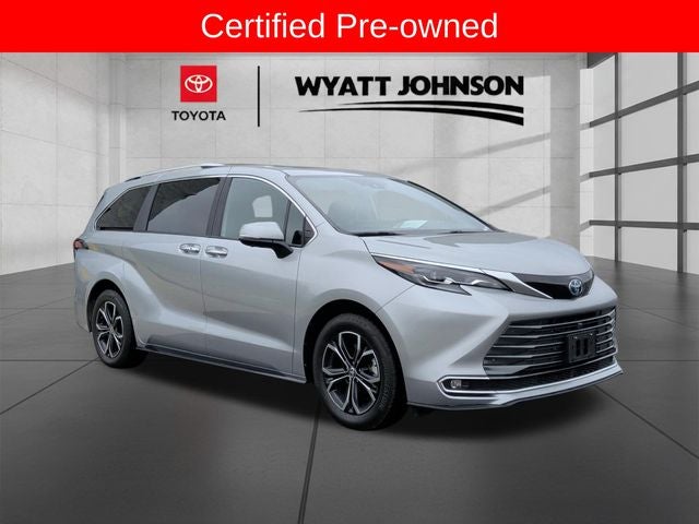 2025 Toyota Sienna Platinum 7 Passenger
