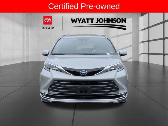 2025 Toyota Sienna Platinum 7 Passenger