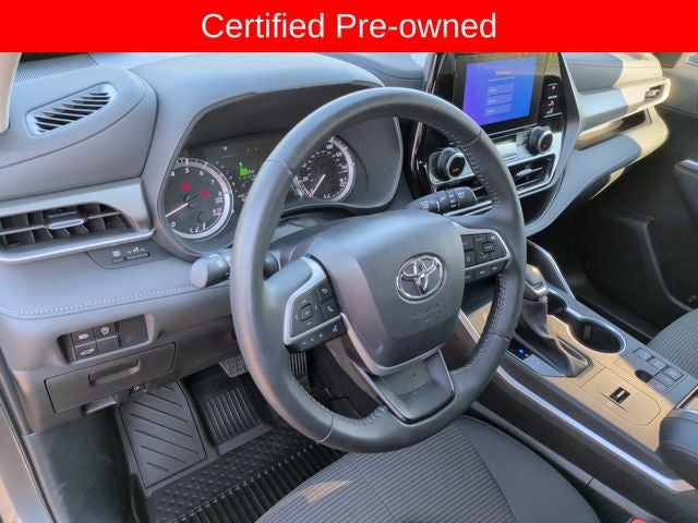 2025 Toyota Highlander LE