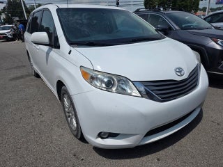 2013 Toyota Sienna XLE 8 Passenger