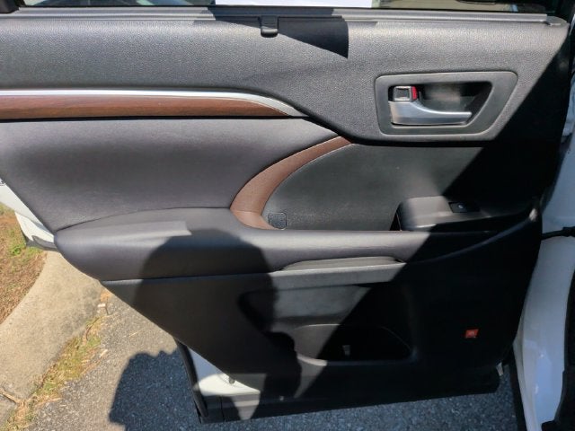 2016 Toyota Highlander Limited Platinum V6