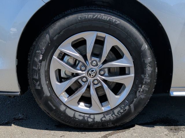2025 Toyota Sienna XLE 8 Passenger