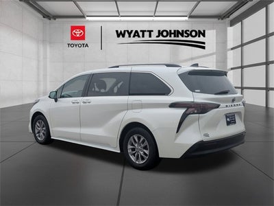 2024 Toyota Sienna XLE