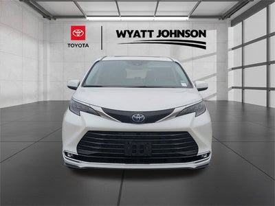 2024 Toyota Sienna XLE