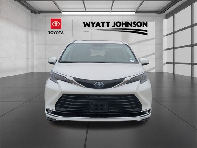 2024 Toyota Sienna XLE