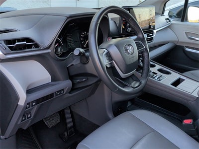 2024 Toyota Sienna XLE