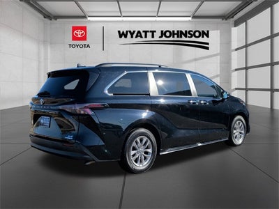 2024 Toyota Sienna XLE