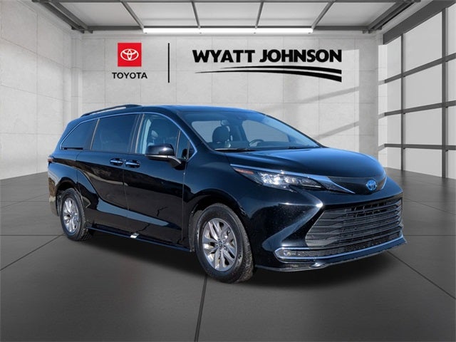 2024 Toyota Sienna XLE