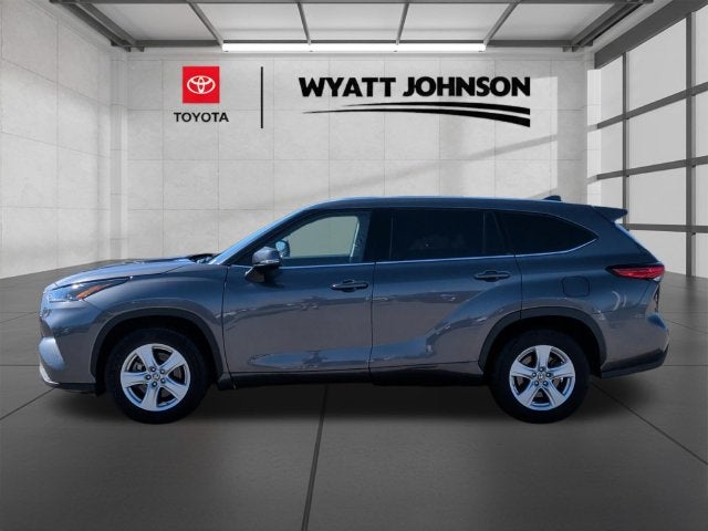 2022 Toyota Highlander LE