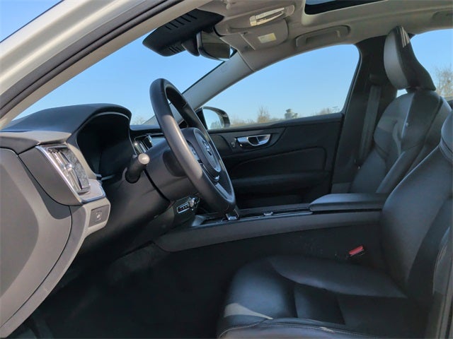 2024 Volvo S60 B5 Core Dark Theme