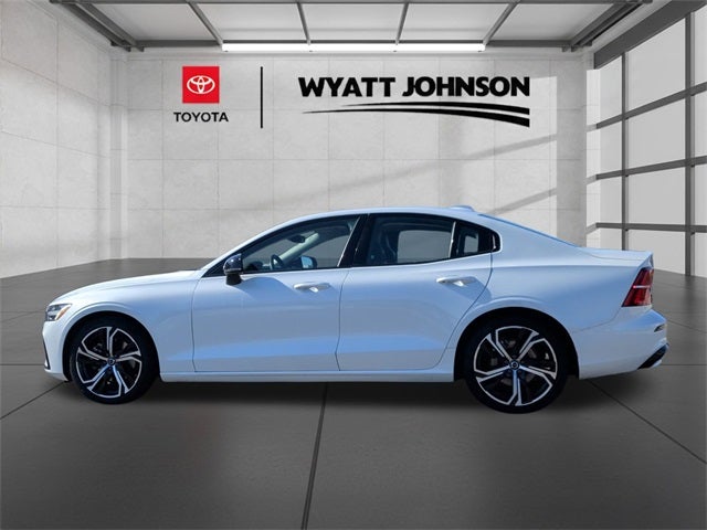 2024 Volvo S60 B5 Core Dark Theme