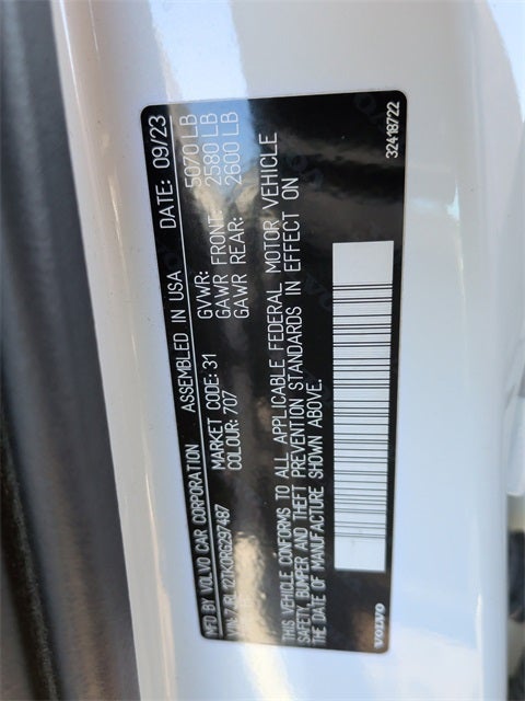 2024 Volvo S60 B5 Core Dark Theme