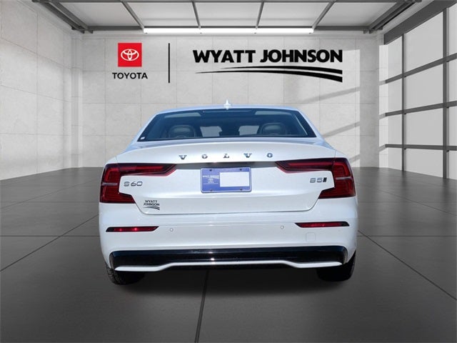 2024 Volvo S60 B5 Core Dark Theme