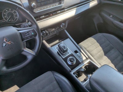 2024 Mitsubishi Outlander SE