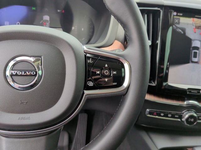 2024 Volvo XC60 B5 Plus Dark Theme