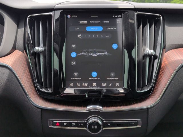 2024 Volvo XC60 B5 Plus Dark Theme