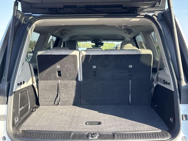 2023 Jeep Wagoneer Base