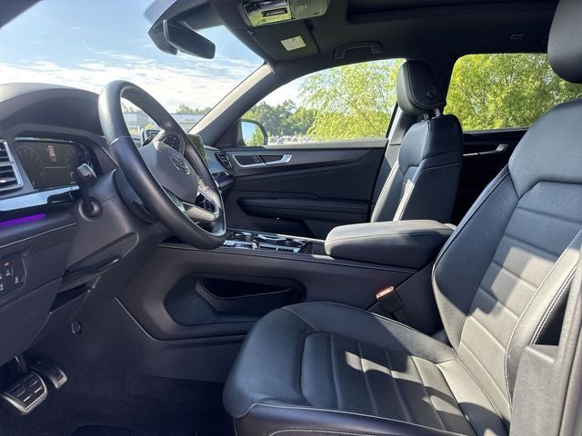 2024 Volkswagen Atlas Cross Sport 2.0T SEL R-Line