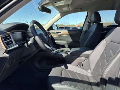 2026 Volkswagen Atlas SE w/Technology