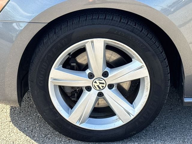 2013 Volkswagen Passat 2.5 SE