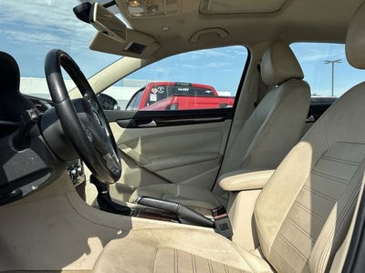 2012 Volkswagen Passat 2.5 SEL