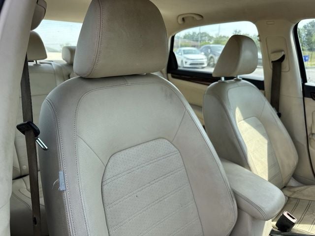 2012 Volkswagen Passat 2.5 SEL