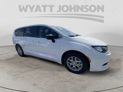 2024 Chrysler Voyager LX