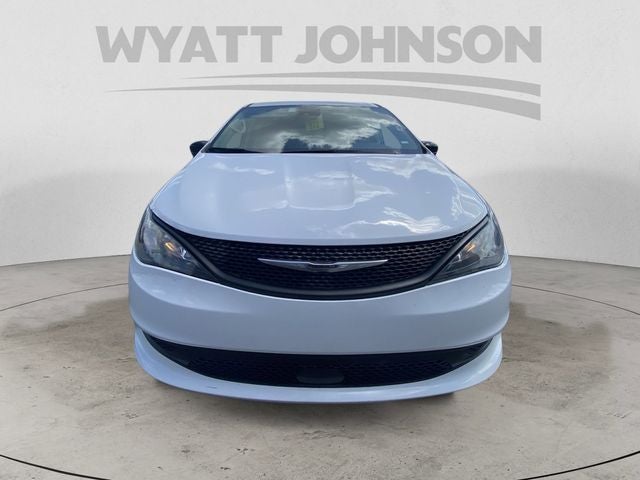 2024 Chrysler Voyager LX