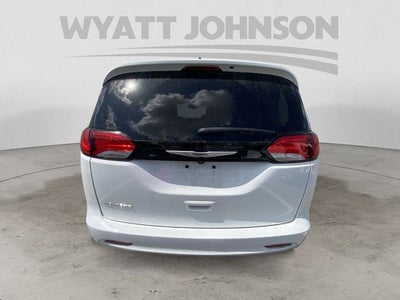 2024 Chrysler Voyager LX