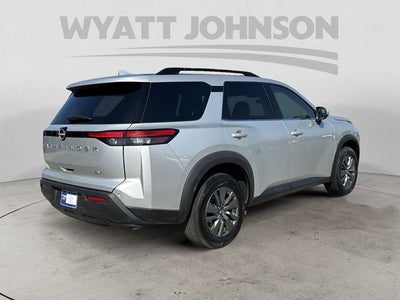 2024 Nissan Pathfinder SV