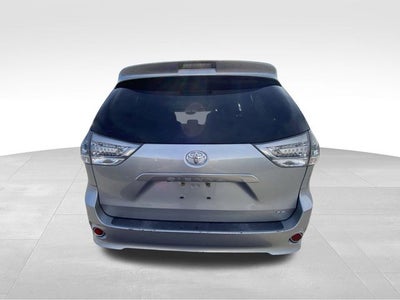 2014 Toyota Sienna SE 8 Passenger