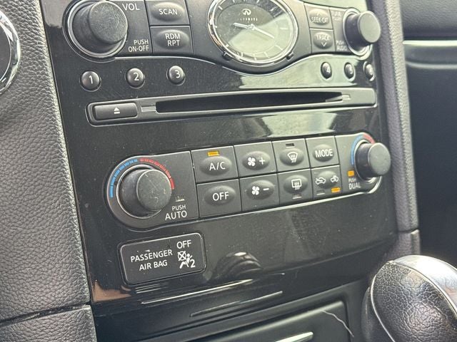2016 INFINITI QX70 Base