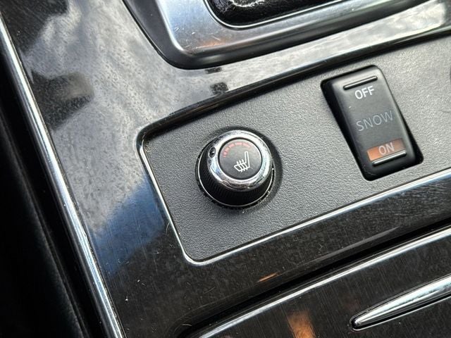 2016 INFINITI QX70 Base