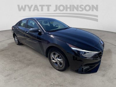 2023 Hyundai Elantra SE
