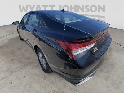 2023 Hyundai Elantra SE