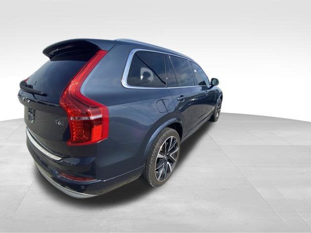 2022 Volvo XC90 T6 Momentum