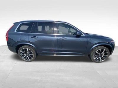 2022 Volvo XC90 T6 Momentum