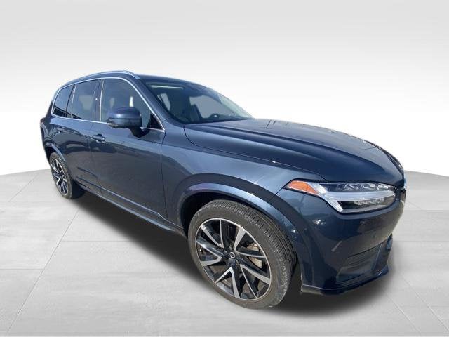 2022 Volvo XC90 T6 Momentum