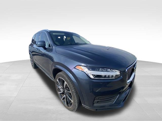 2022 Volvo XC90 T6 Momentum