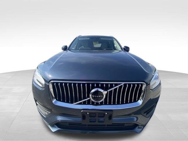 2022 Volvo XC90 T6 Momentum